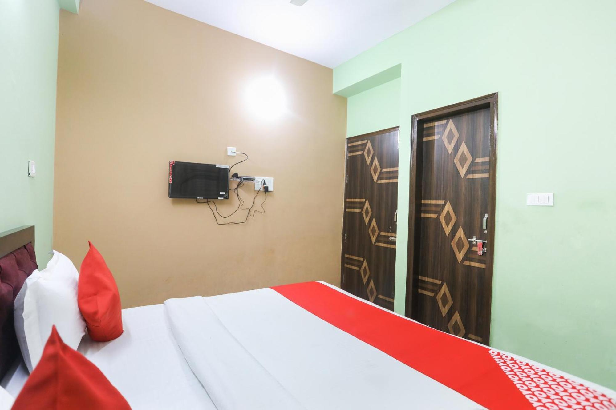 Hotel OYO 61635 Gdd Kuteer Noida Exterior foto