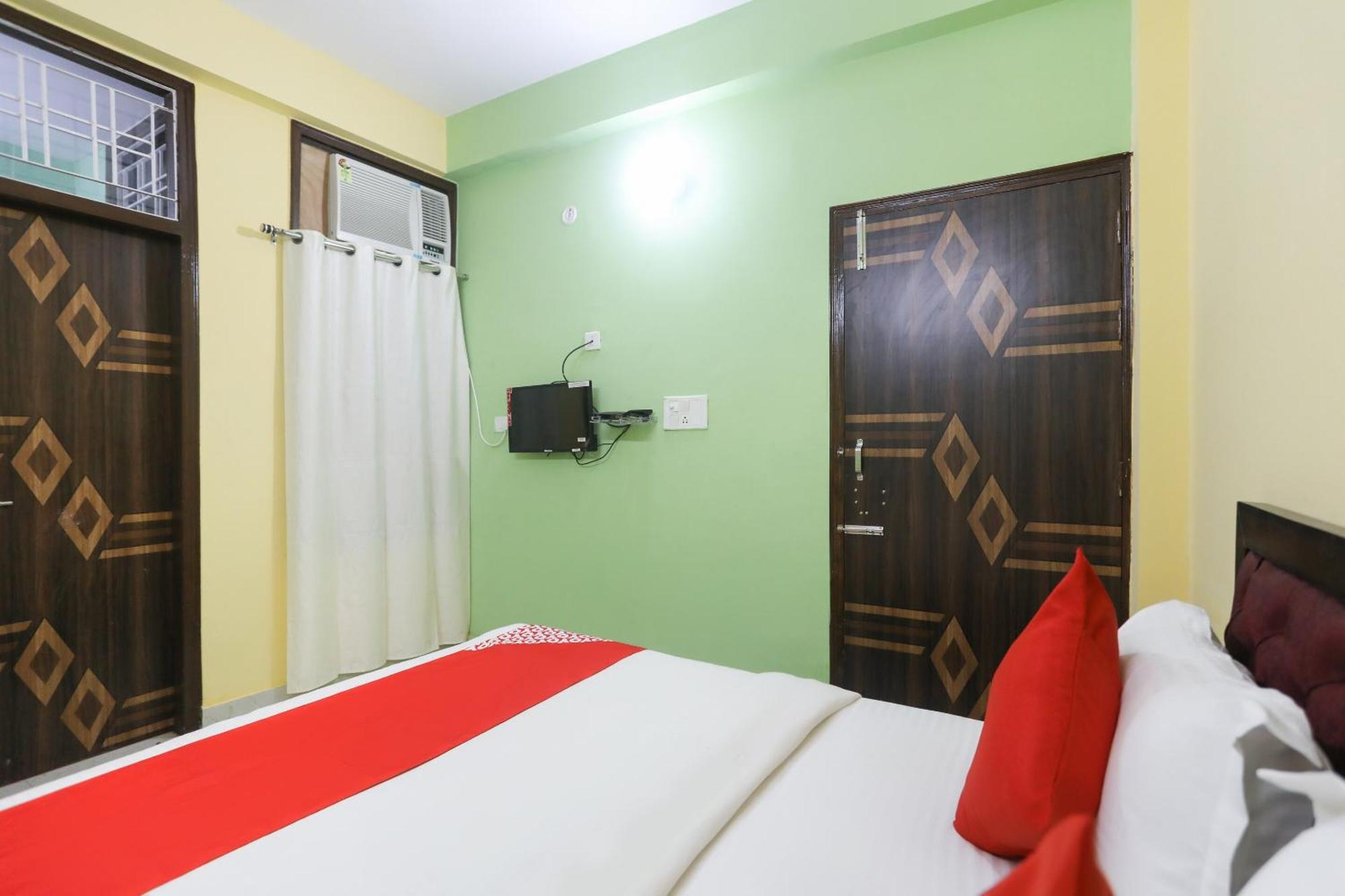 Hotel OYO 61635 Gdd Kuteer Noida Exterior foto